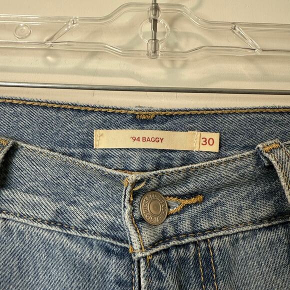 Levi's Women's '94 Baggy Jeans Distressed Blue Straight Size 30 - Picture 3 of 9